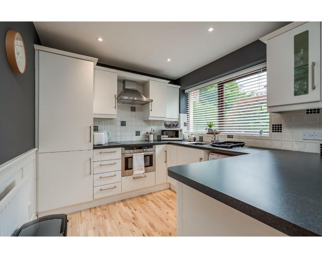Central Belfast Apartments Windsor Экстерьер фото